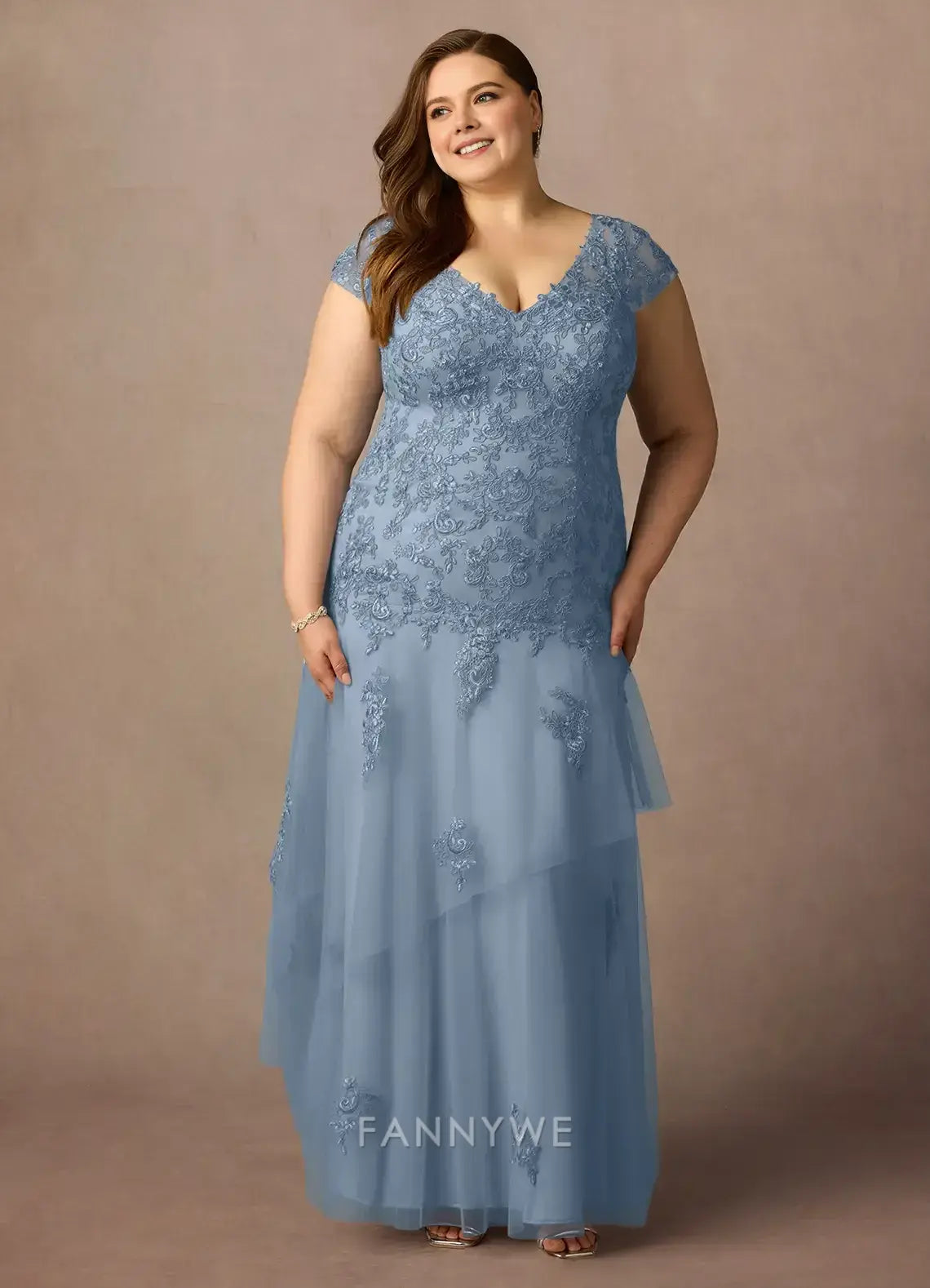Elegant Plus Size Plunging V-Neck Lace-Embroidered Tulle A-Line Maxi Dress Mother of the Bride Dress