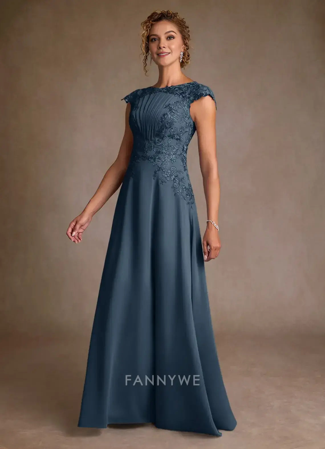 Elegant Round Neck Cap Sleeve Lace Appliqué A-Line Maxi Dress Mother of the Bride Dress