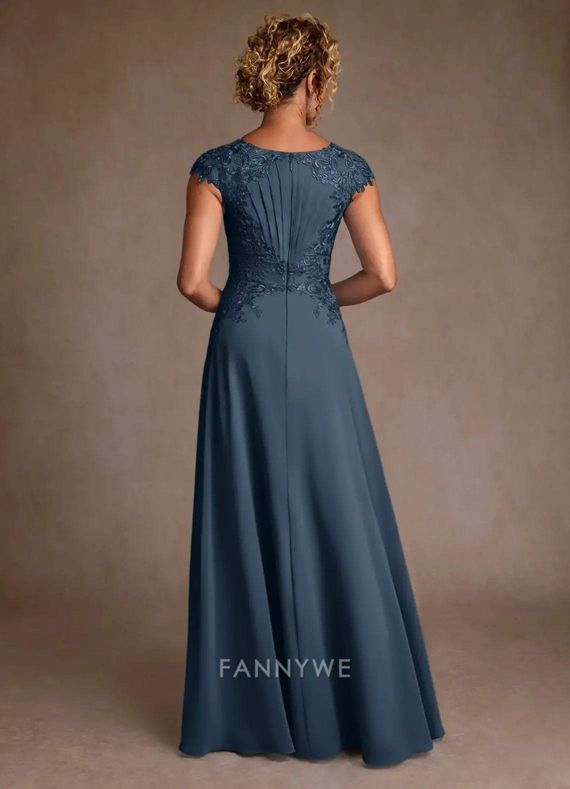 Elegant Round Neck Cap Sleeve Lace Appliqué A-Line Maxi Dress Mother of the Bride Dress