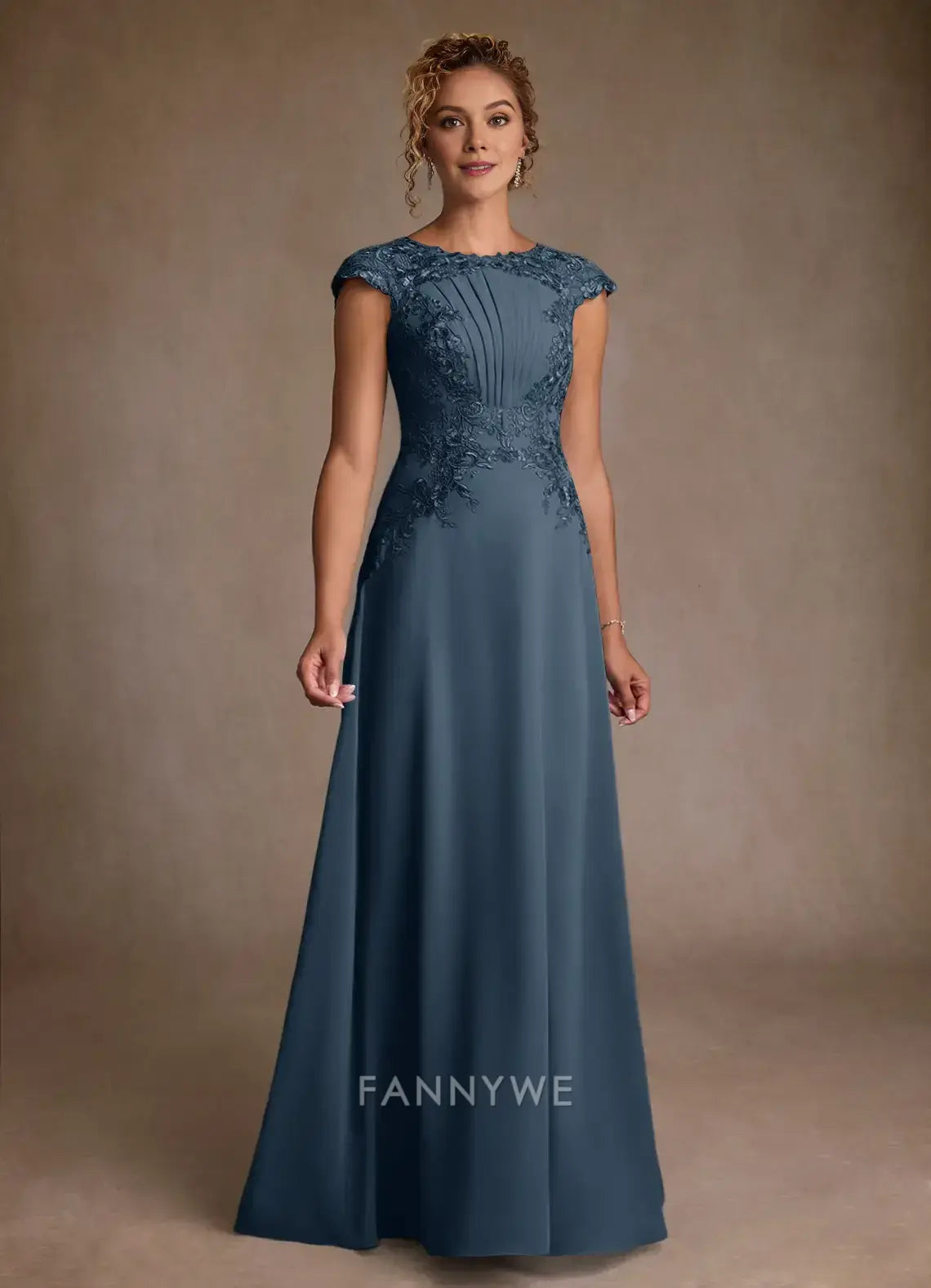 Elegant Round Neck Cap Sleeve Lace Appliqué A-Line Maxi Dress Mother of the Bride Dress