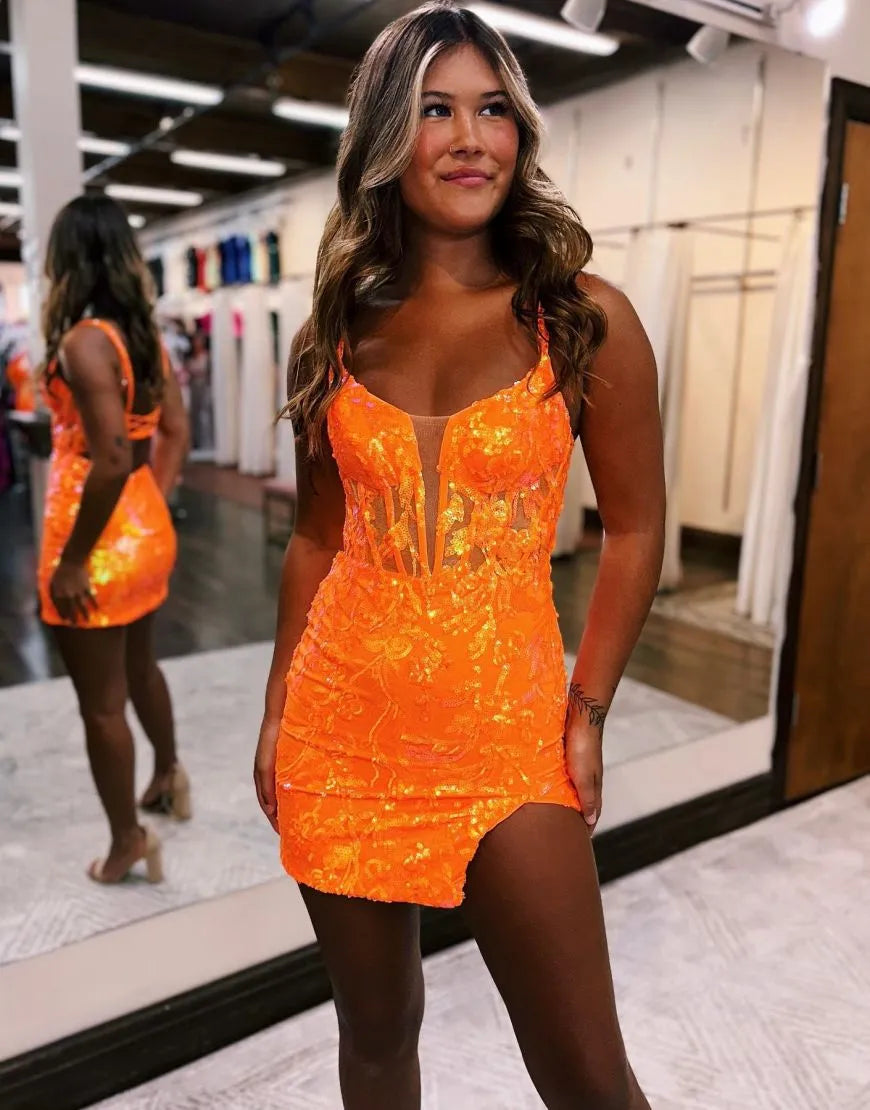 Hermoso vestido de fiesta ajustado con cordones y purpurina