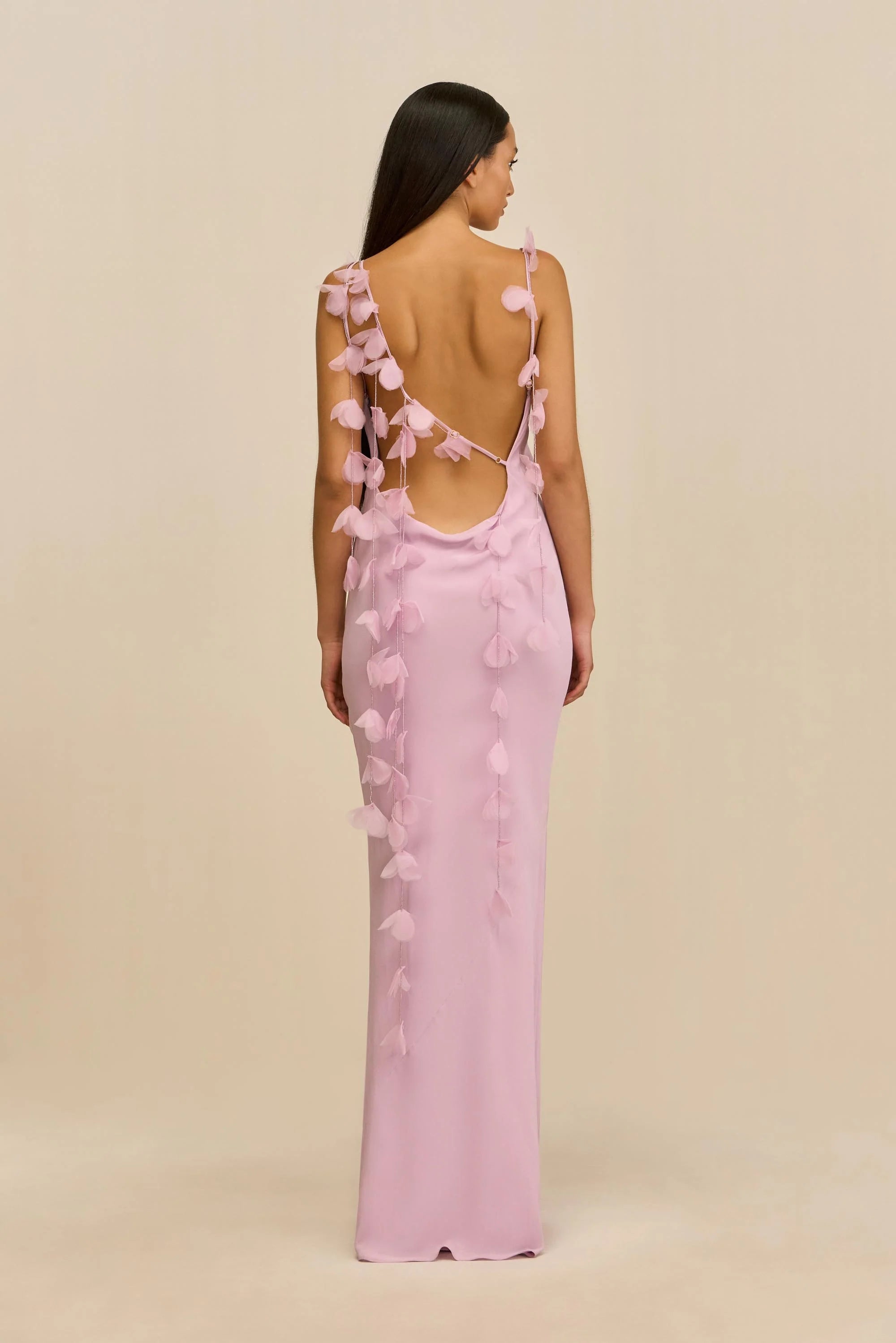 Vestido de fiesta de moda con corte A, hombros descubiertos, sin mangas, con cordones y largo hasta el suelo 