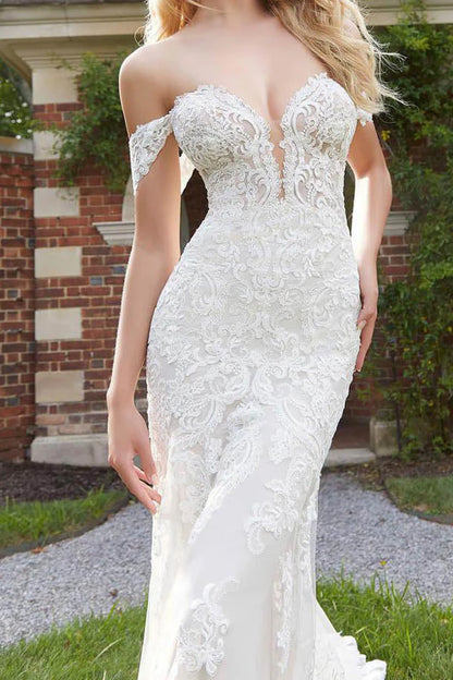 Vestidos de novia de sirena con hombros descubiertos y encaje