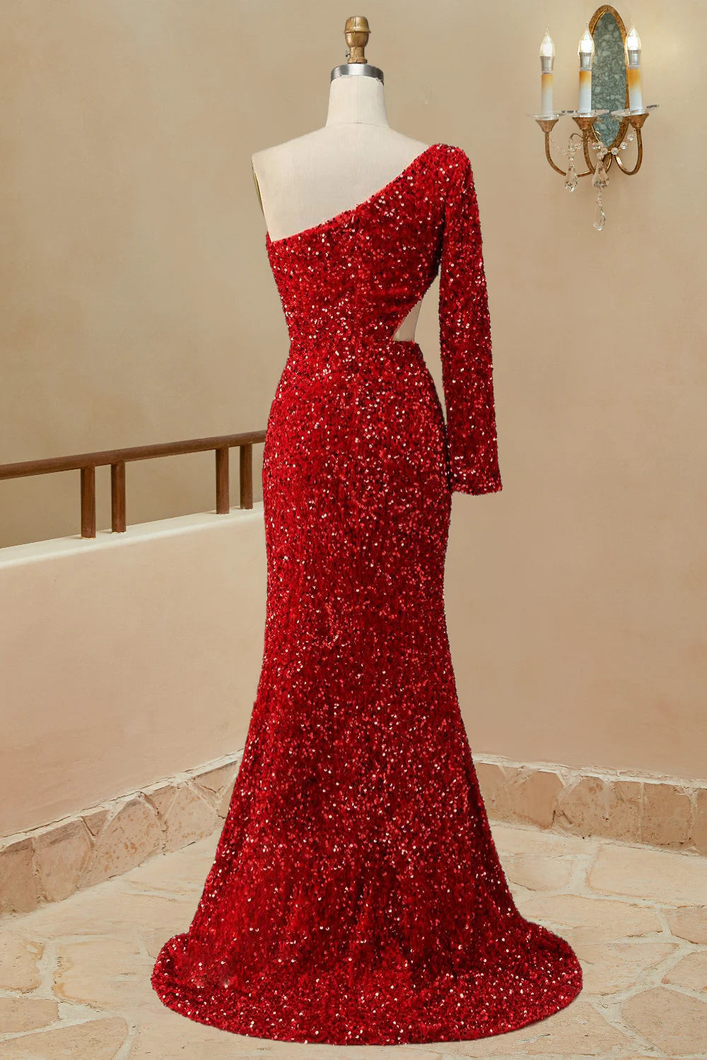 Vestido de fiesta de sirena con un hombro descubierto y lentejuelas y abertura frontal