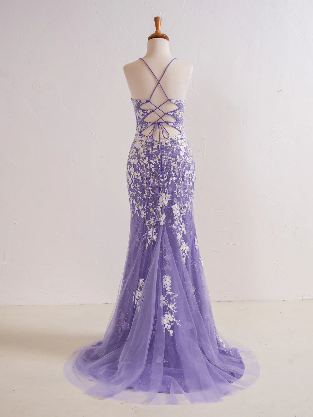 Vestido de fiesta largo de sirena con escote en V y apliques de cuentas