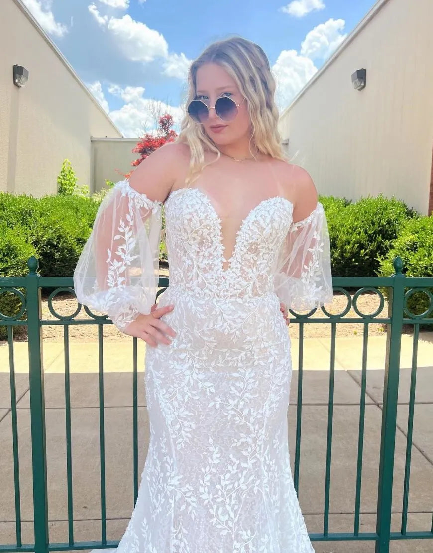 Hermoso vestido de novia de encaje sin tirantes estilo sirena con mangas desmontables 