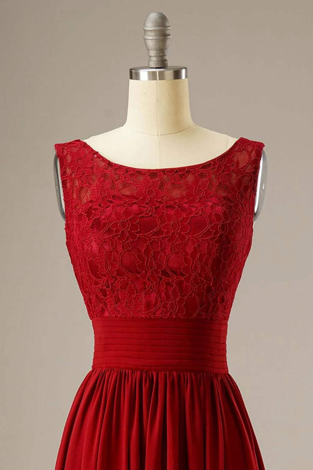 Vestido largo de gasa con parte superior de encaje en forma de A