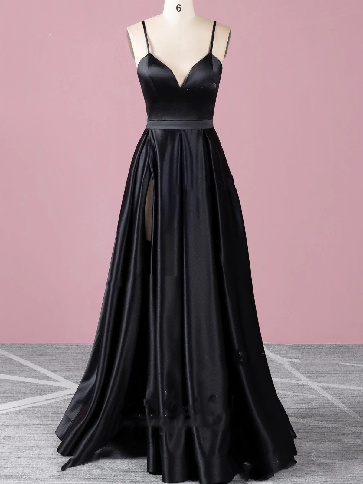 Vestido de fiesta de satén con escote en V, tirantes finos, abertura alta, bolsillos y corte A