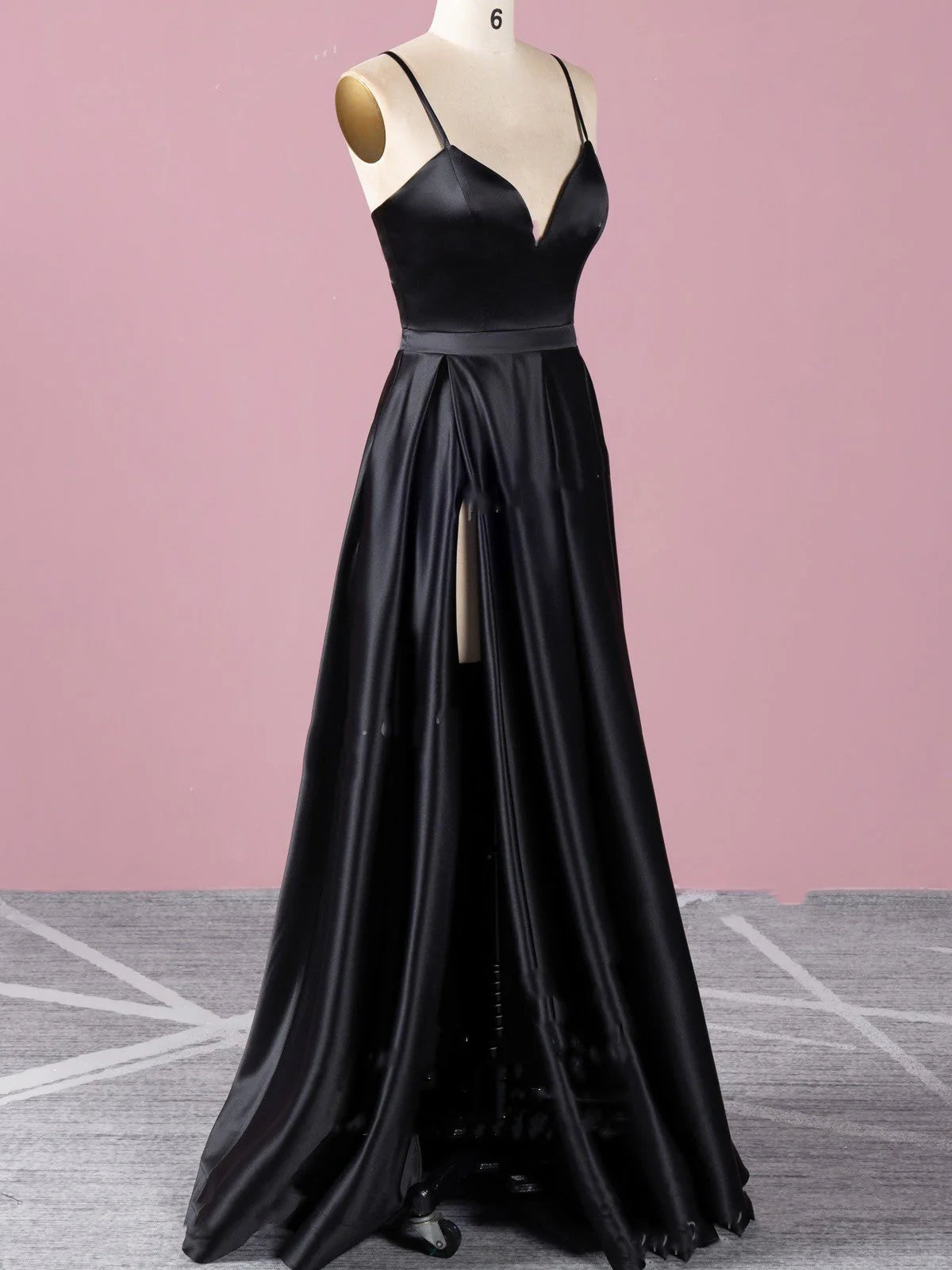 Vestido de fiesta de satén con escote en V, tirantes finos, abertura alta, bolsillos y corte A