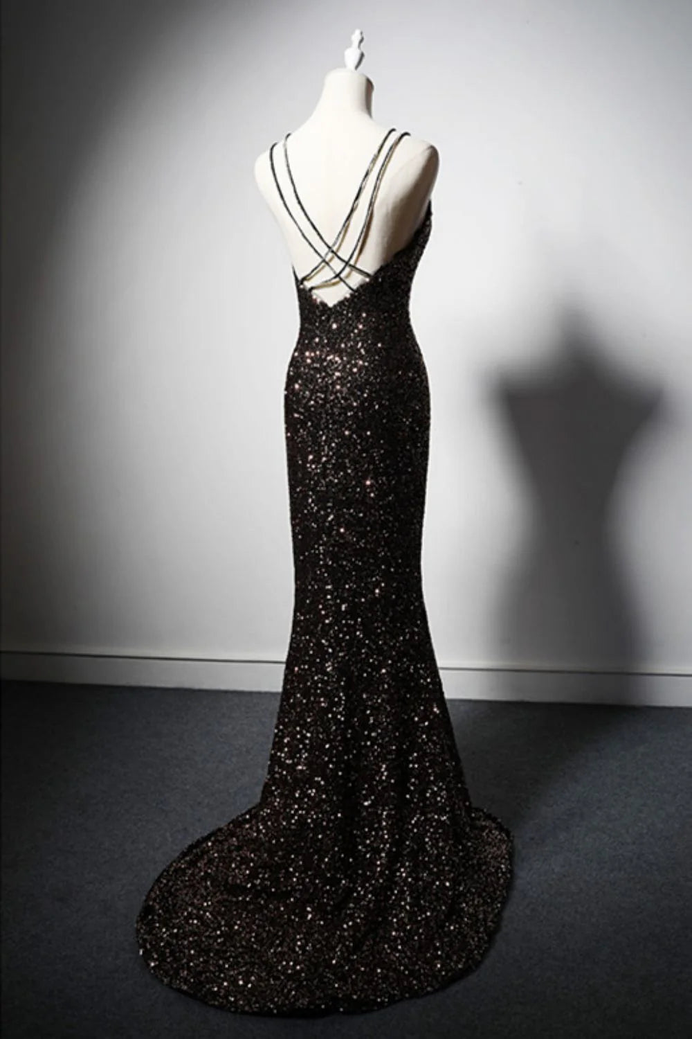 Vestido de fiesta largo con espalda descubierta y corte sirena