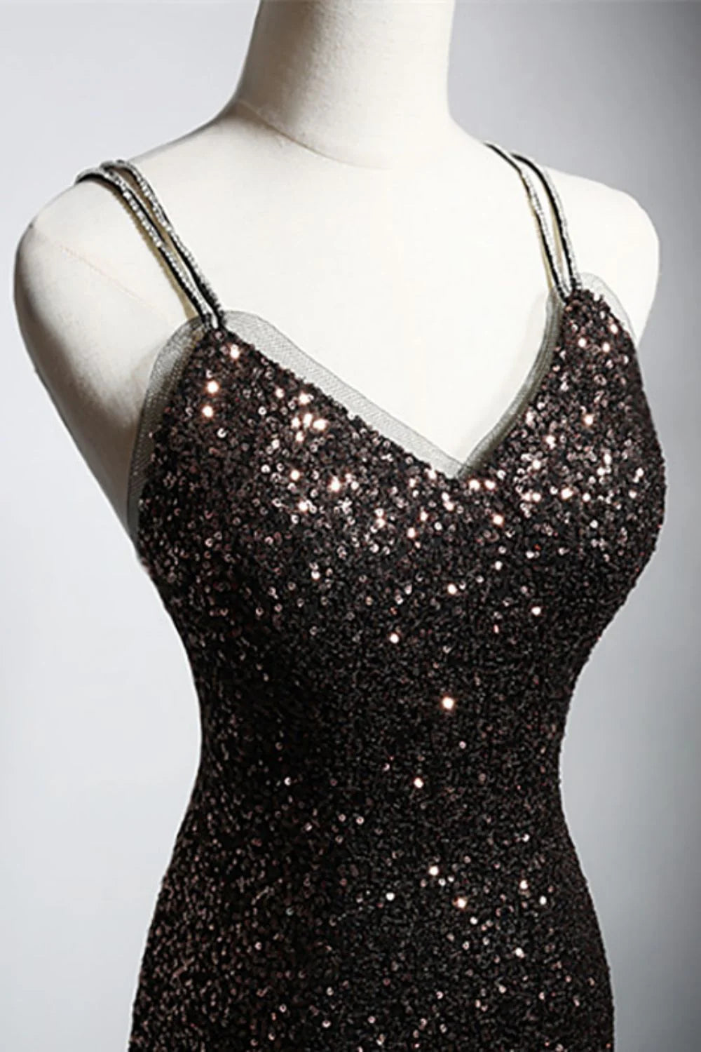 Vestido de fiesta largo con espalda descubierta y corte sirena