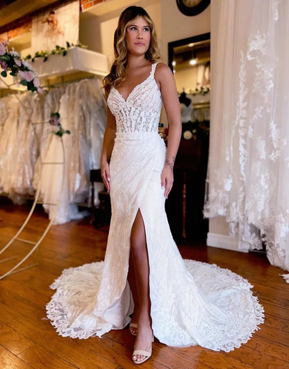 Vestido de novia sexy de sirena con tirantes y cola de corte en encaje y abertura 
