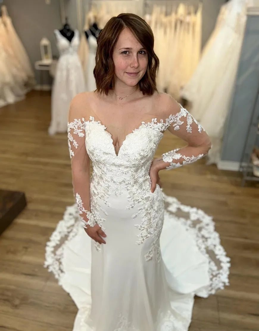 Vestido de novia sexy de satén con escote en V y mangas largas y apliques de sirena 