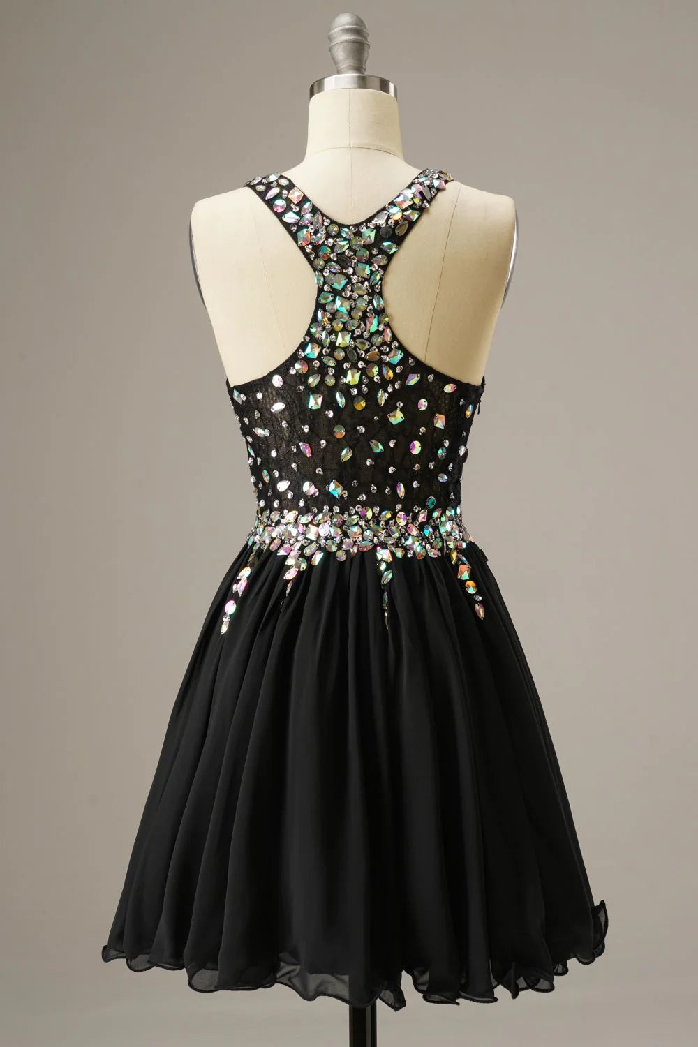 Vestido corto de fiesta mini con cuentas de cristal