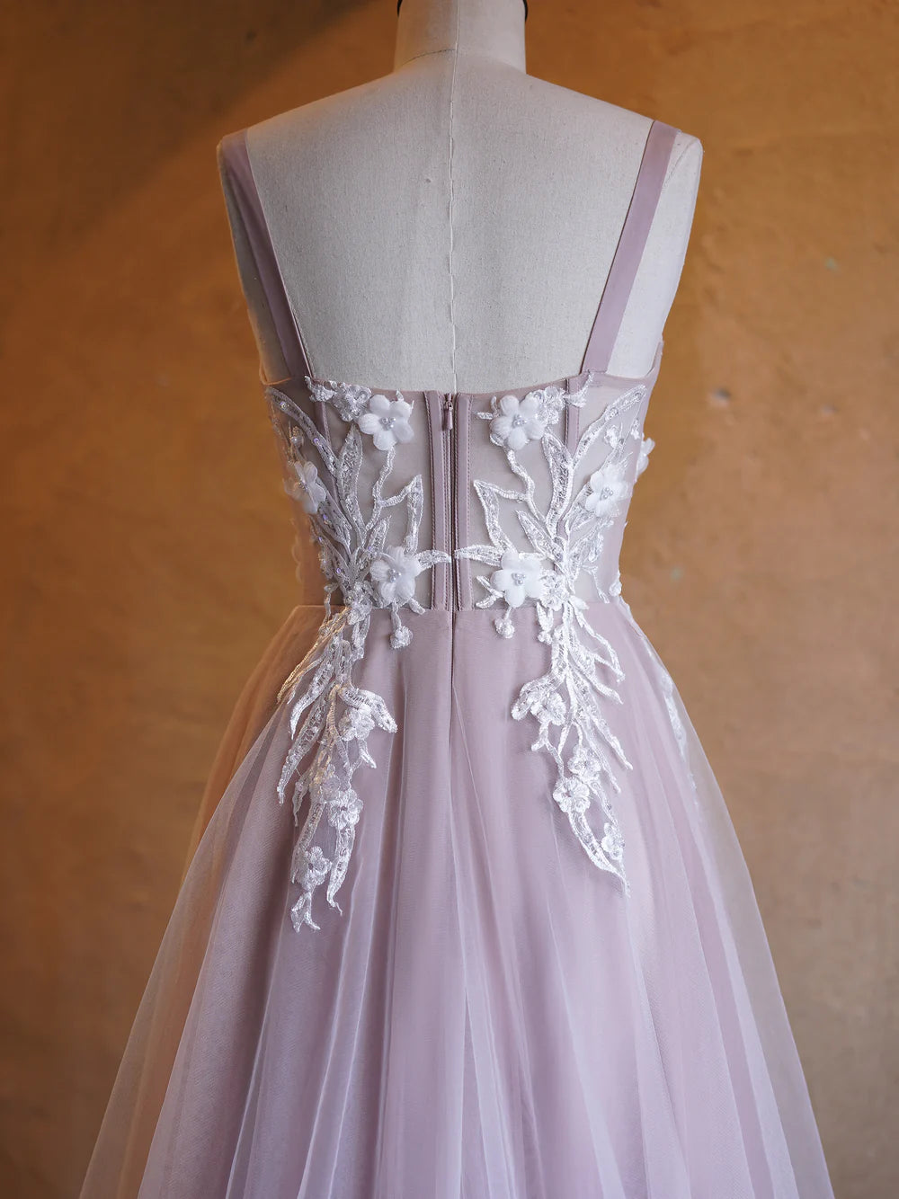 A-Linien-Ballkleid aus Tüll mit herzförmigem Ausschnitt und Schleppe