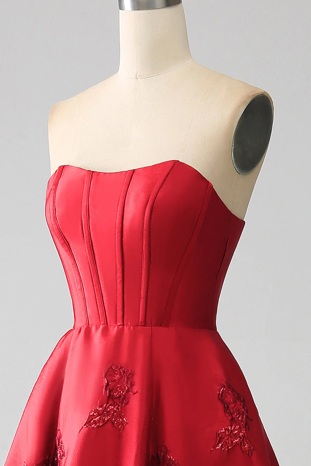 Elegante vestido de fiesta largo rojo oscuro sin tirantes, corte princesa, con flores 3D