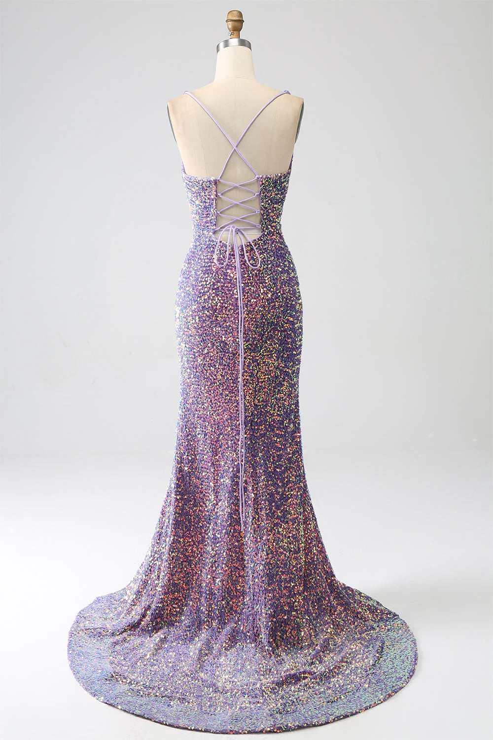 Vestido de fiesta de sirena brillante con lentejuelas en morado claro y abertura