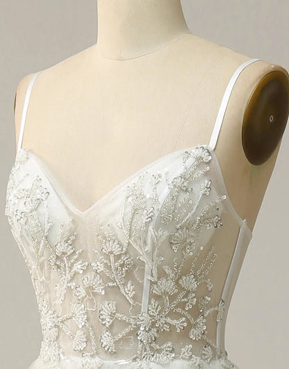A-Linie Spaghettiträger Perlenbesetztes langes Ballkleid