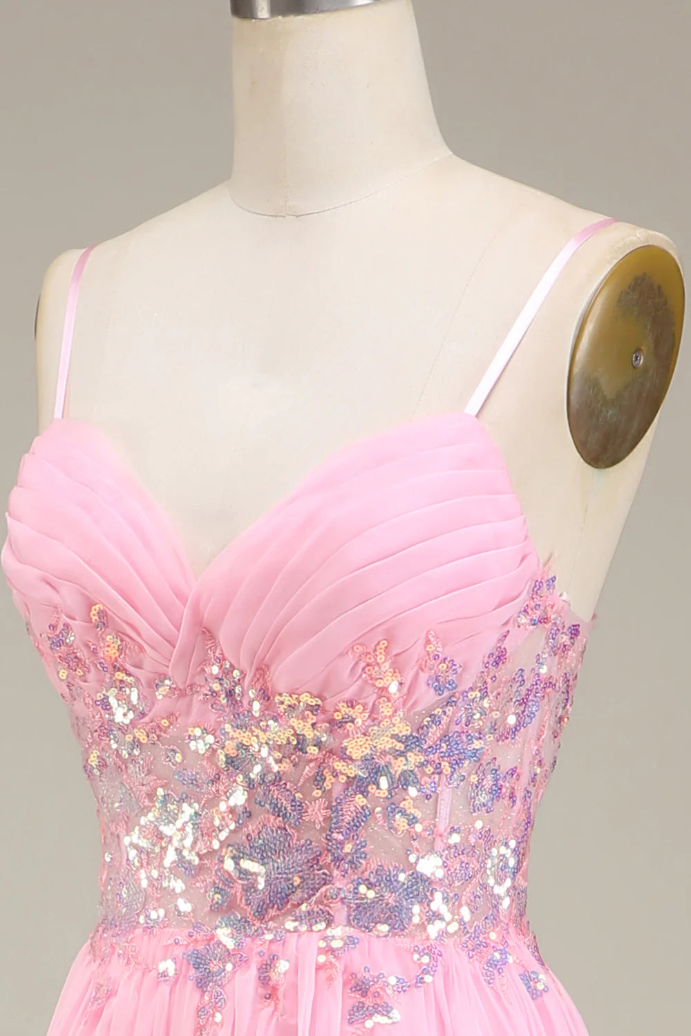 Vestido de fiesta de corte A con tirantes finos y corsé rosa plisado