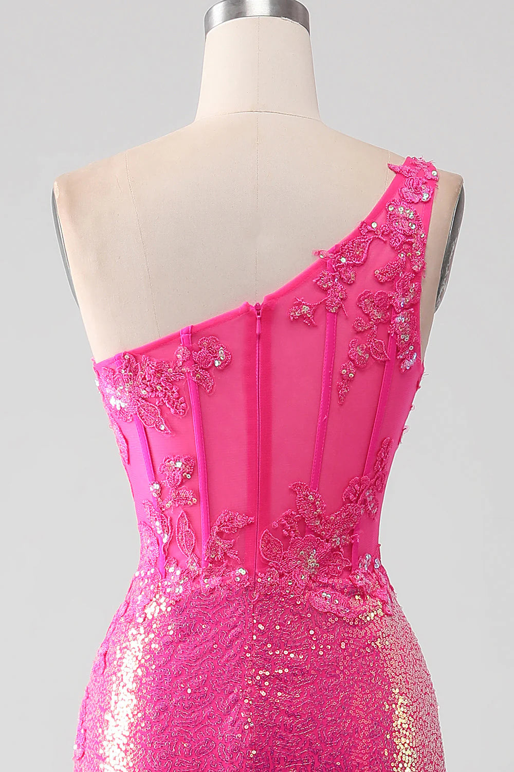 Vestido de fiesta de sirena fucsia brillante con un solo hombro y apliques con abertura