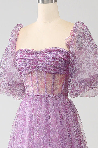Lilafarbenes A-Linien-Ballkleid mit quadratischem Ausschnitt und halblangen Ärmeln