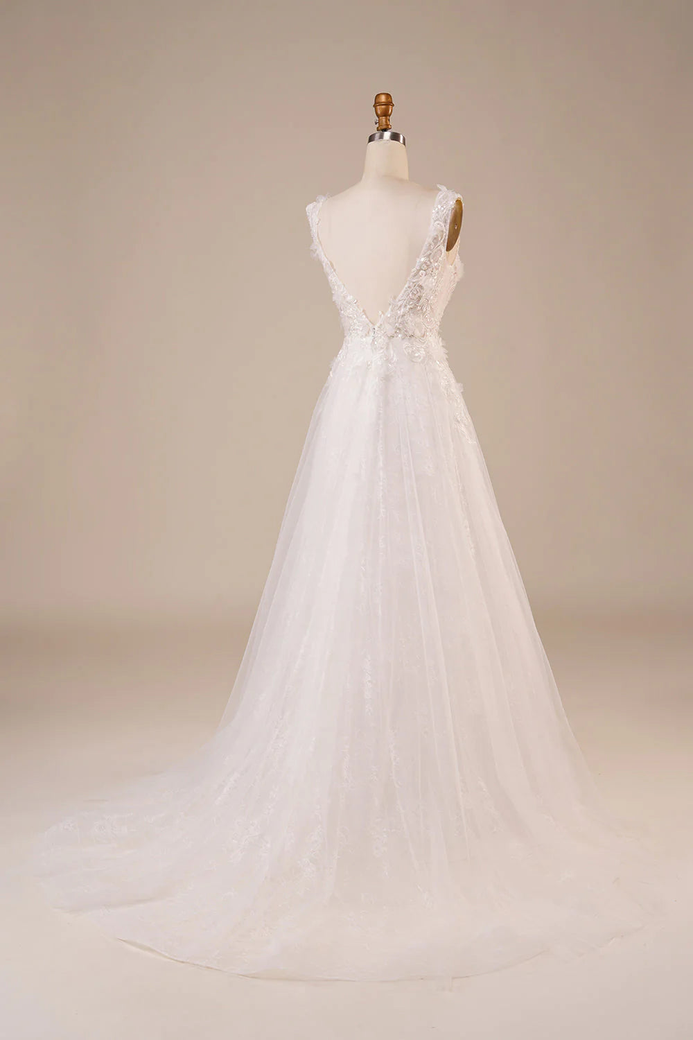 Langes, elfenbeinfarbenes Brautkleid mit glitzerndem Tüll und Perlen
