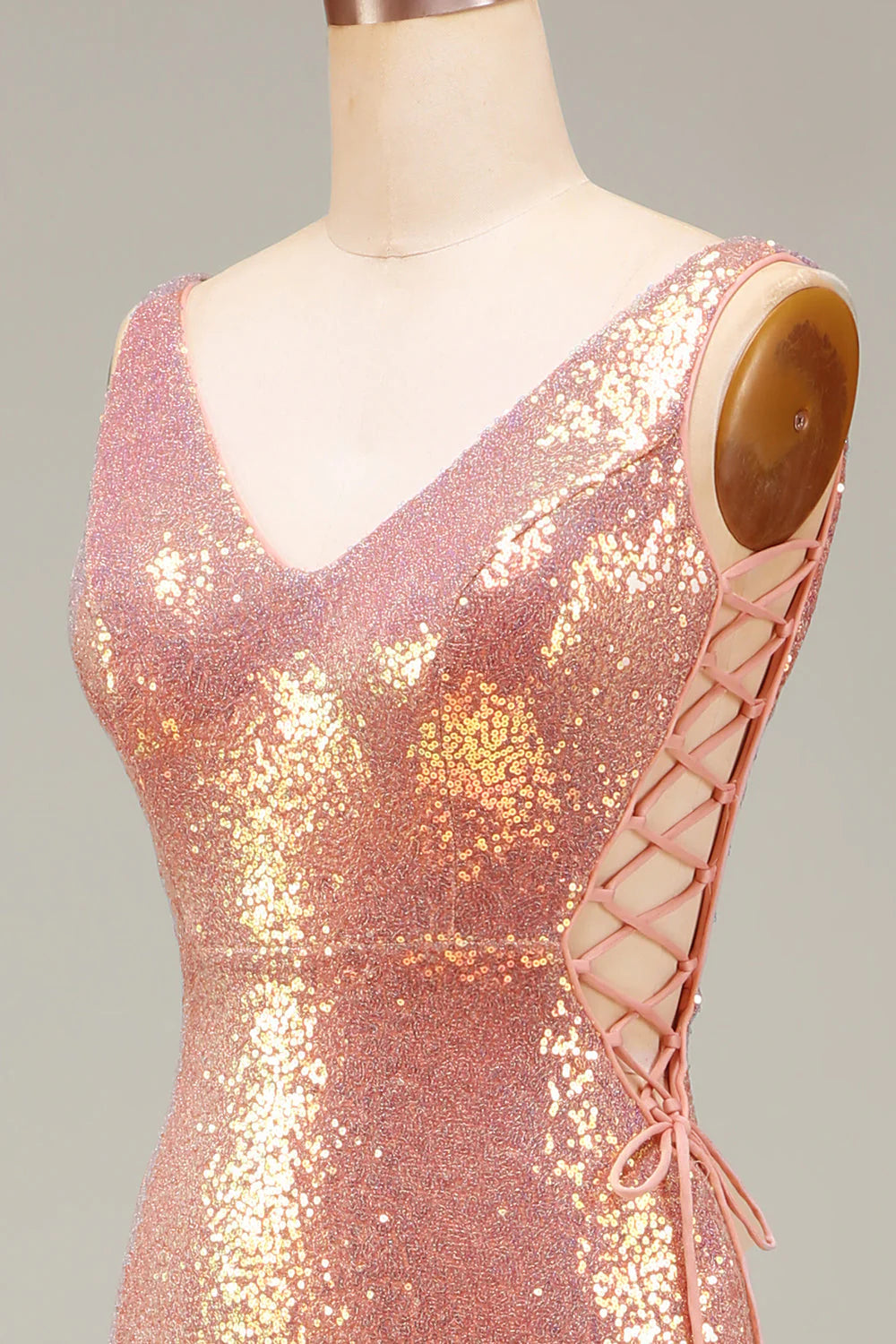 Vestido de fiesta de sirena rosa intenso brillante con abertura