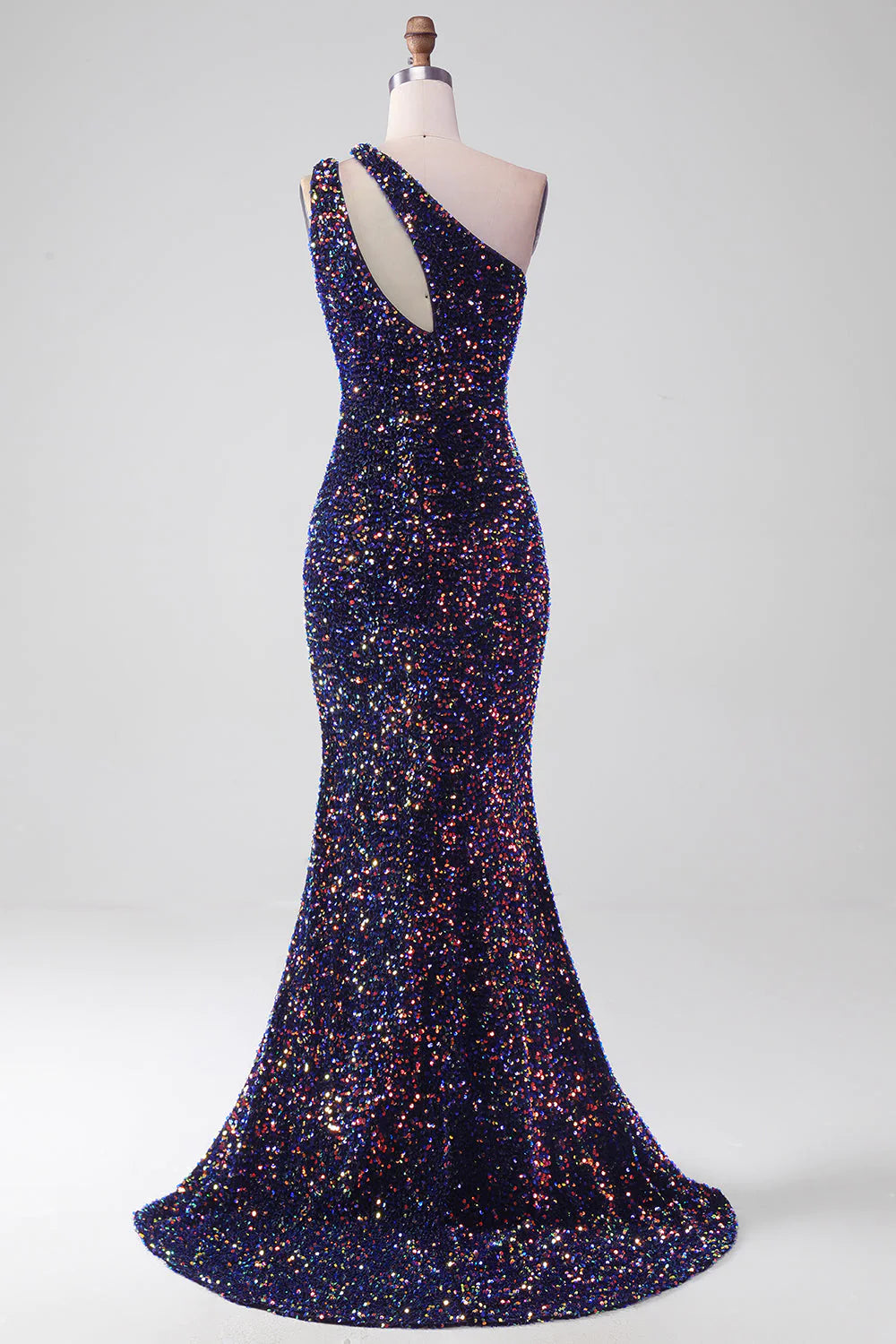 Vestido de fiesta largo de sirena negro con un hombro al descubierto y lentejuelas