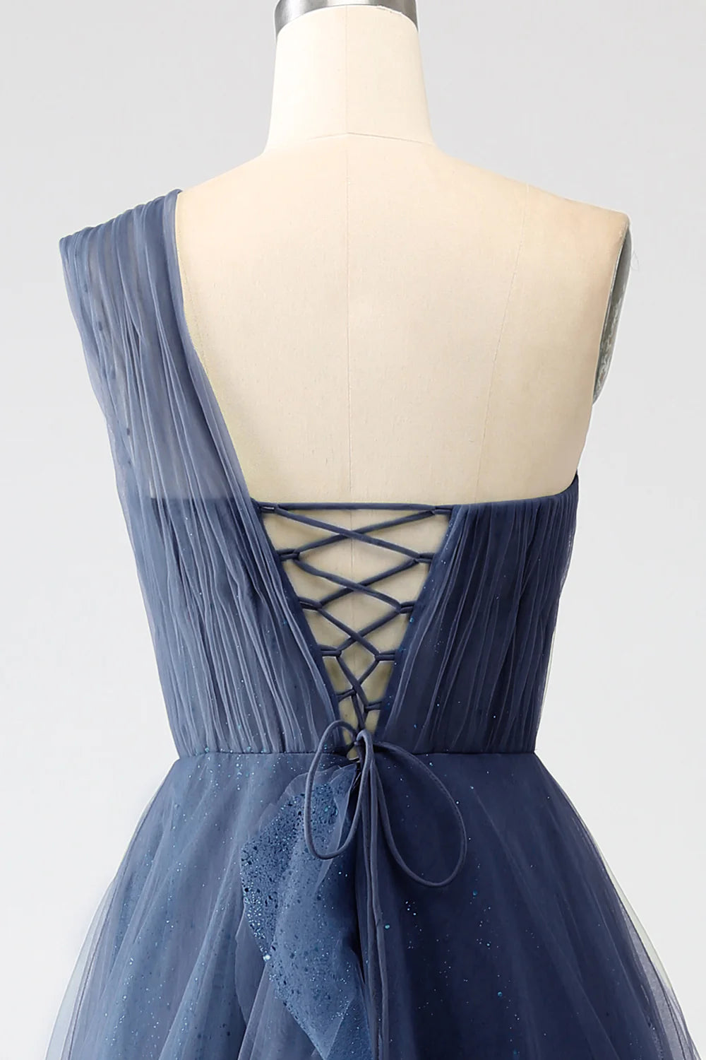 Vestido de fiesta largo de tul verde oscuro con corte en A y un solo hombro