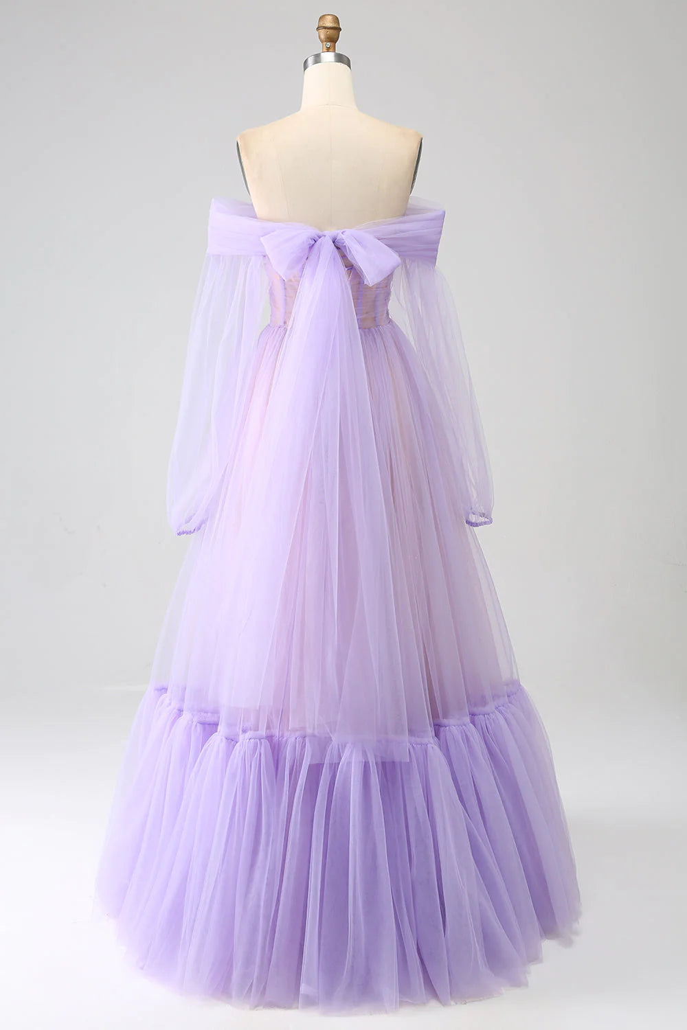 Vestido de fiesta lila de tul con escote en A y mangas largas, con hombros descubiertos