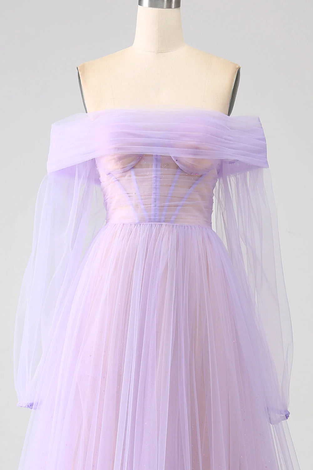 Vestido de fiesta lila de tul con escote en A y mangas largas, con hombros descubiertos