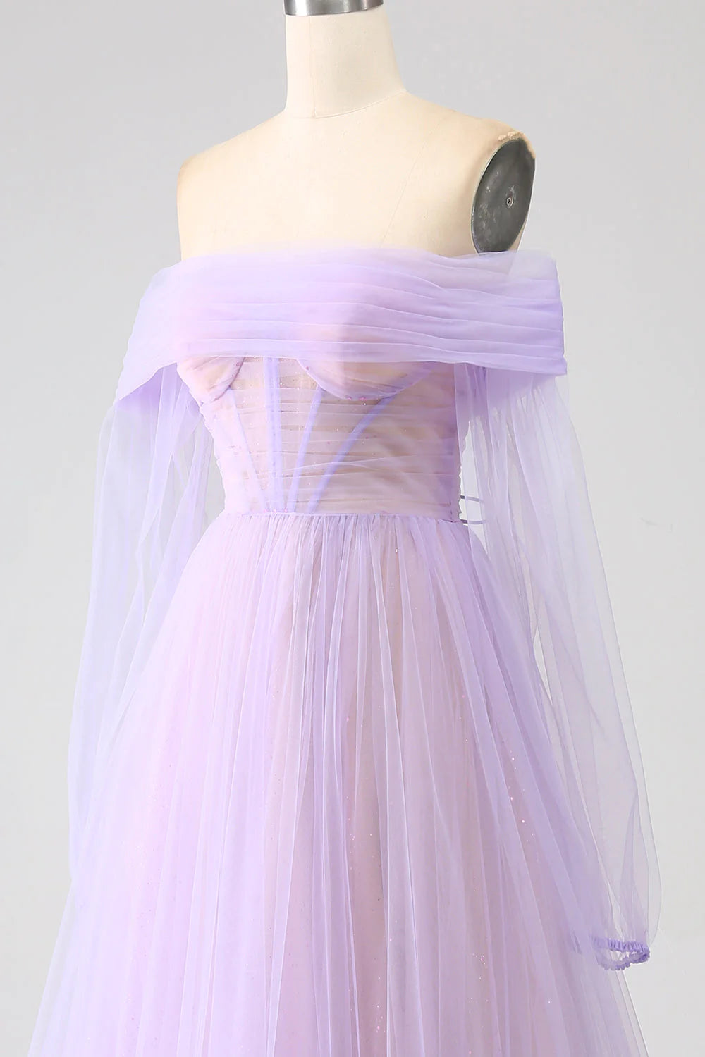 Vestido de fiesta lila de tul con escote en A y mangas largas, con hombros descubiertos