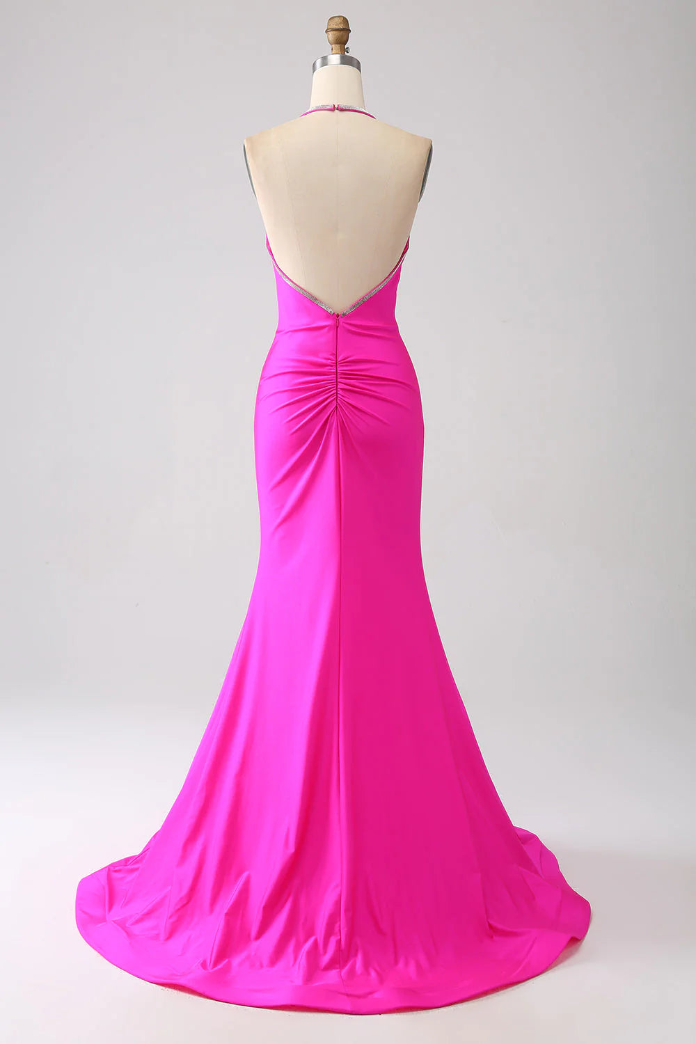 Vestido de fiesta largo fucsia de sirena, cuello halter, espalda descubierta