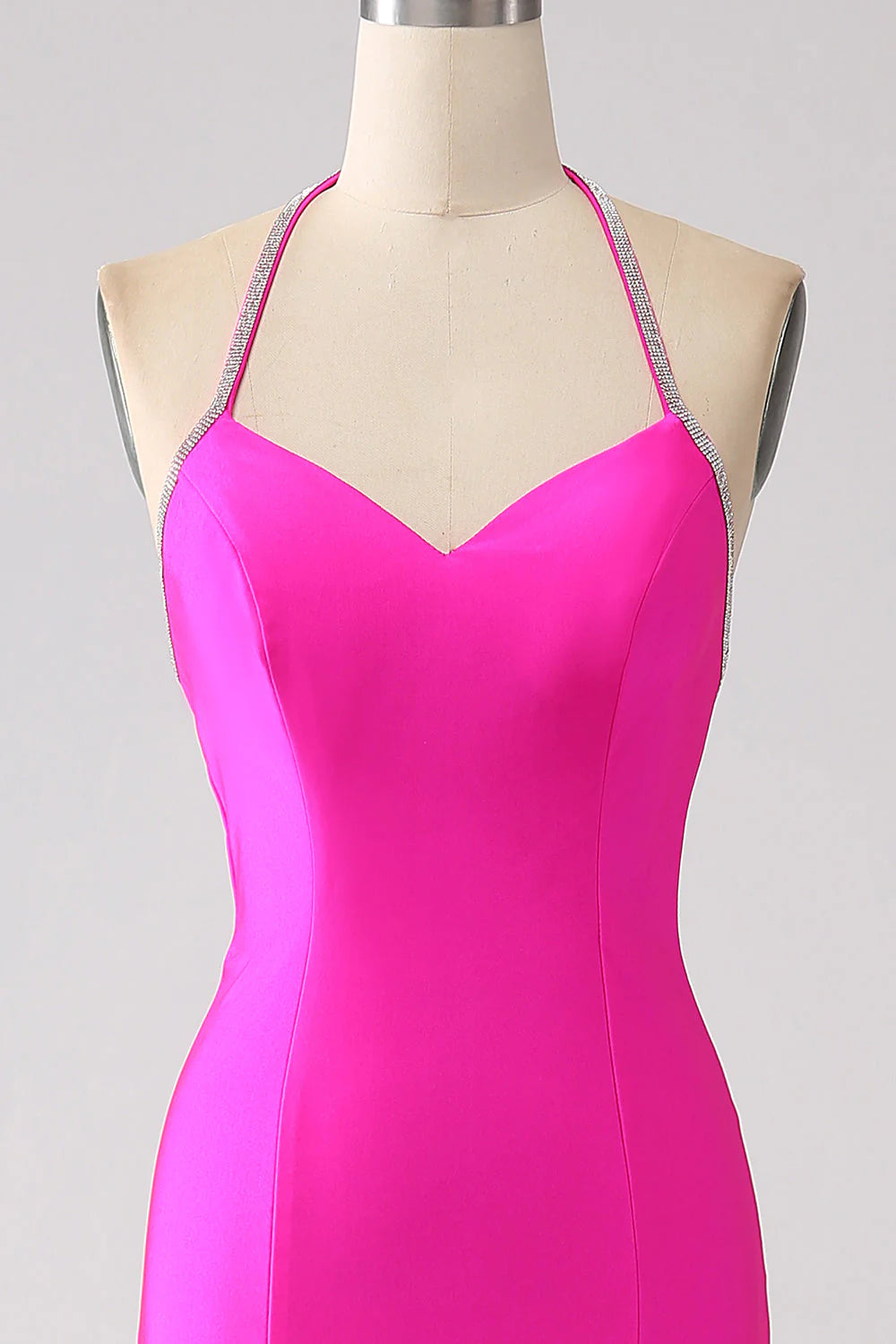 Vestido de fiesta largo fucsia de sirena, cuello halter, espalda descubierta
