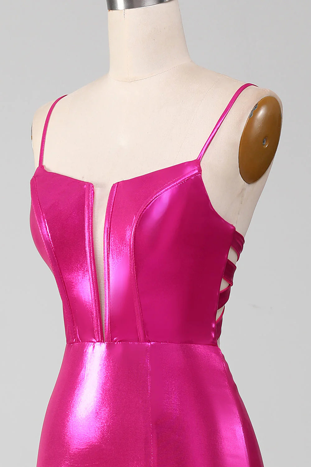 Vestido de fiesta sencillo de sirena rosa intenso brillante con abertura