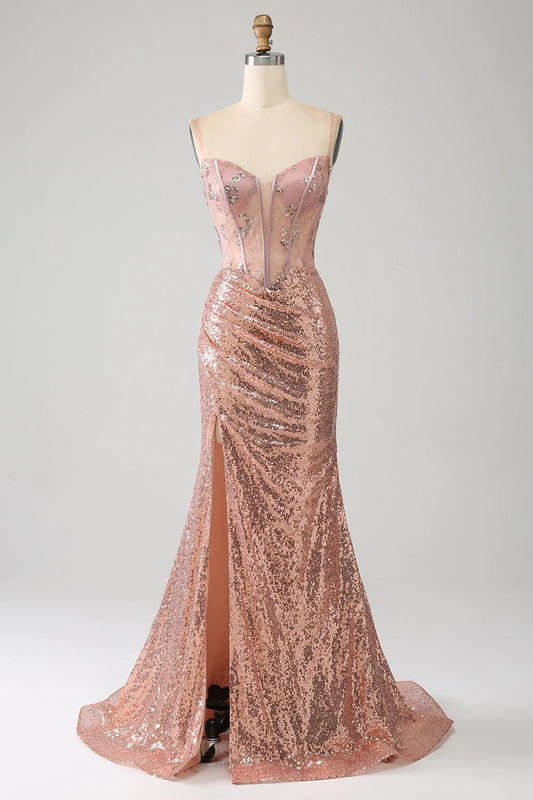 Vestido de fiesta con corsé fruncido de lentejuelas y cuentas de sirena en oro rosa con abertura lateral