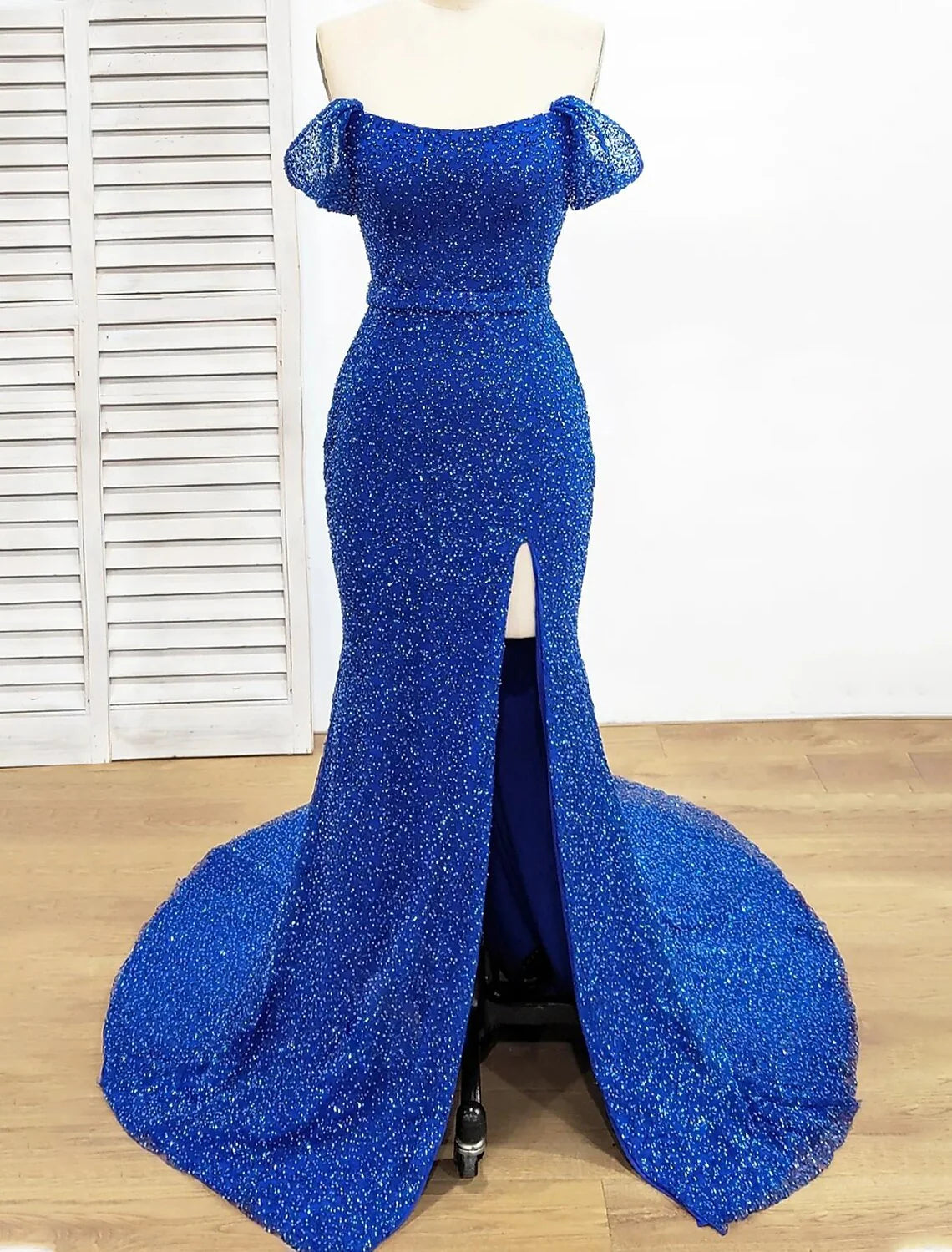 Vestido de noche elegante de sirena/trompeta, vestido formal de graduación, largo hasta el suelo, manga corta, hombros descubiertos, con lentejuelas