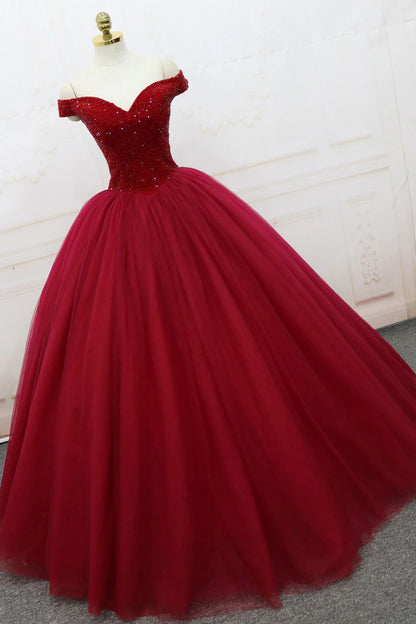 Vestido de fiesta largo de tul con hombros descubiertos