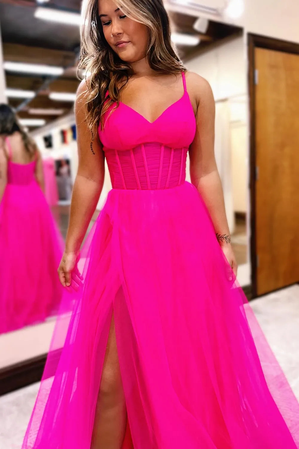Vestido de fiesta largo de tul con tirantes finos, sencillo y elegante, con abertura en la espalda