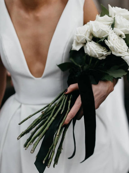 A-line Stunning V-Neck V Back Satin Straps Ivory Wedding Dresses Bridal Gowns with Pockets