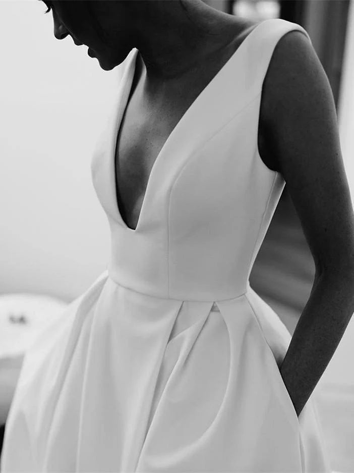 A-line Stunning V-Neck V Back Satin Straps Ivory Wedding Dresses Bridal Gowns with Pockets