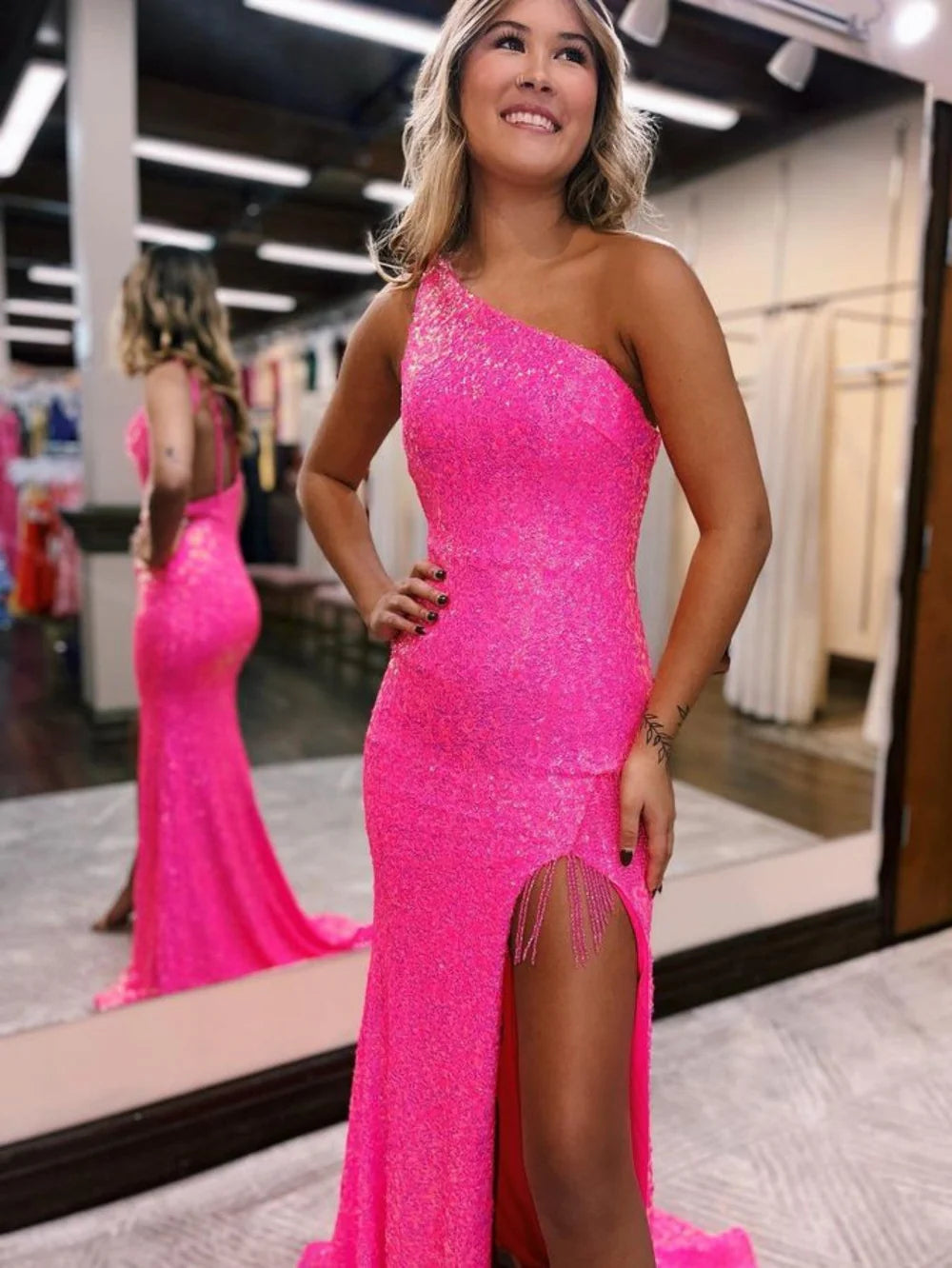 Vestido de fiesta de sirena con lentejuelas y borlas, de un solo hombro
