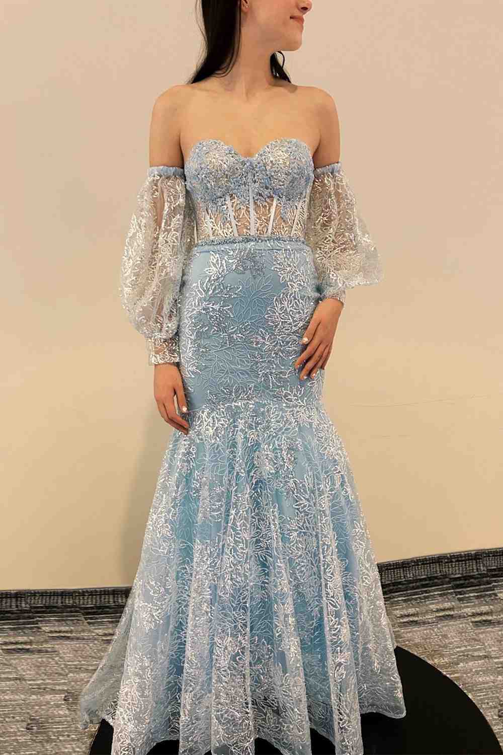 Vestido de fiesta con corsé de encaje transparente y escote corazón de sirena