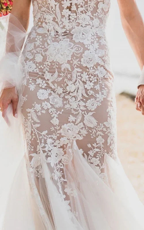 Boho Mermaid Vintage Beach V-neck Wedding Dress with Lace Appliques