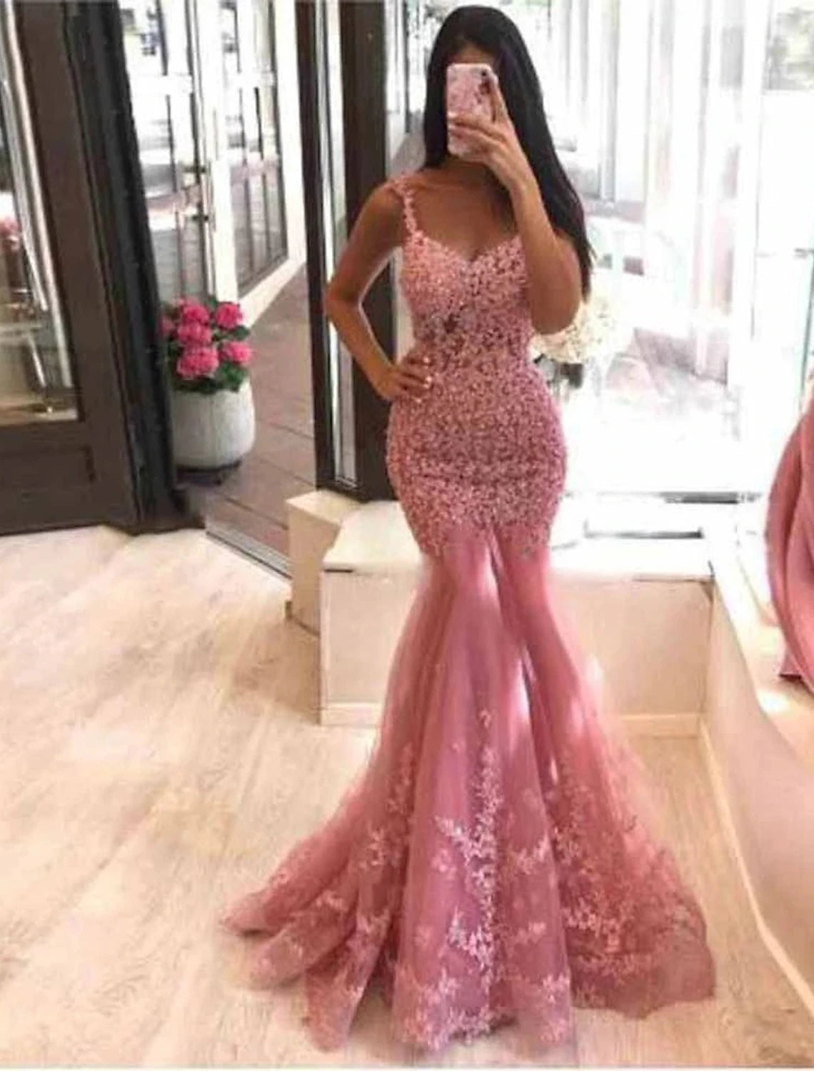 Vestido de fiesta elegante minimalista de sirena/trompeta, vestido de noche formal, escote en V, sin mangas, cola larga/cortada de tul con apliques de cuentas