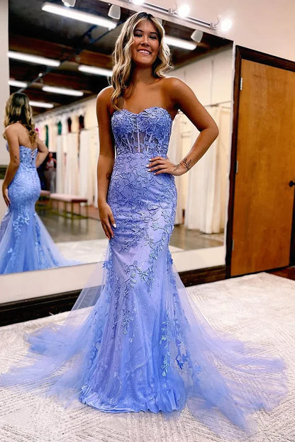 Vestido de fiesta largo de encaje con escote corazón de sirena y apliques