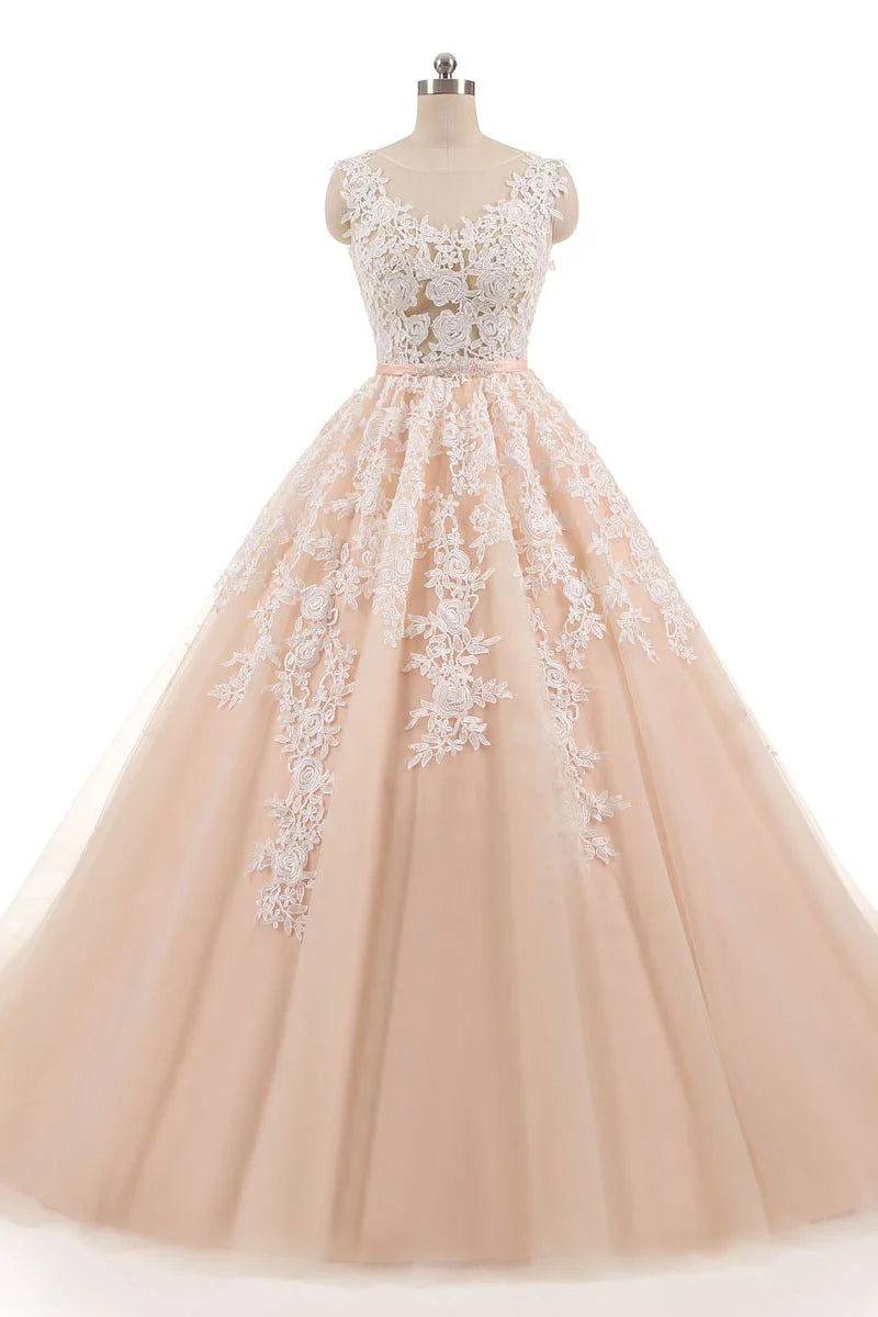 Langes Ballkleid aus Tüllspitze mit Rundhalsausschnitt