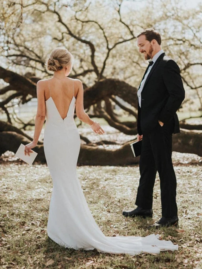 Beach Mermaid Sheath V Neck Spaghetti Straps White Backless  Wedding Dresses