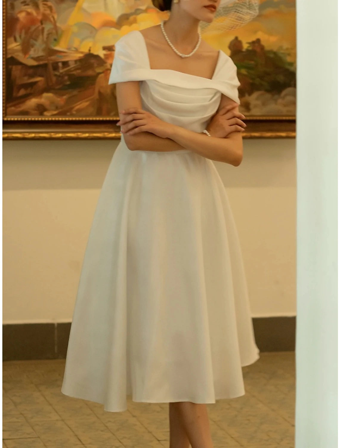 Kleine weiße Kleider Brautkleider A-Linie Quadratischer Ausschnitt Kurzarm Knielang Satin Brautkleider mit Falten gerüscht