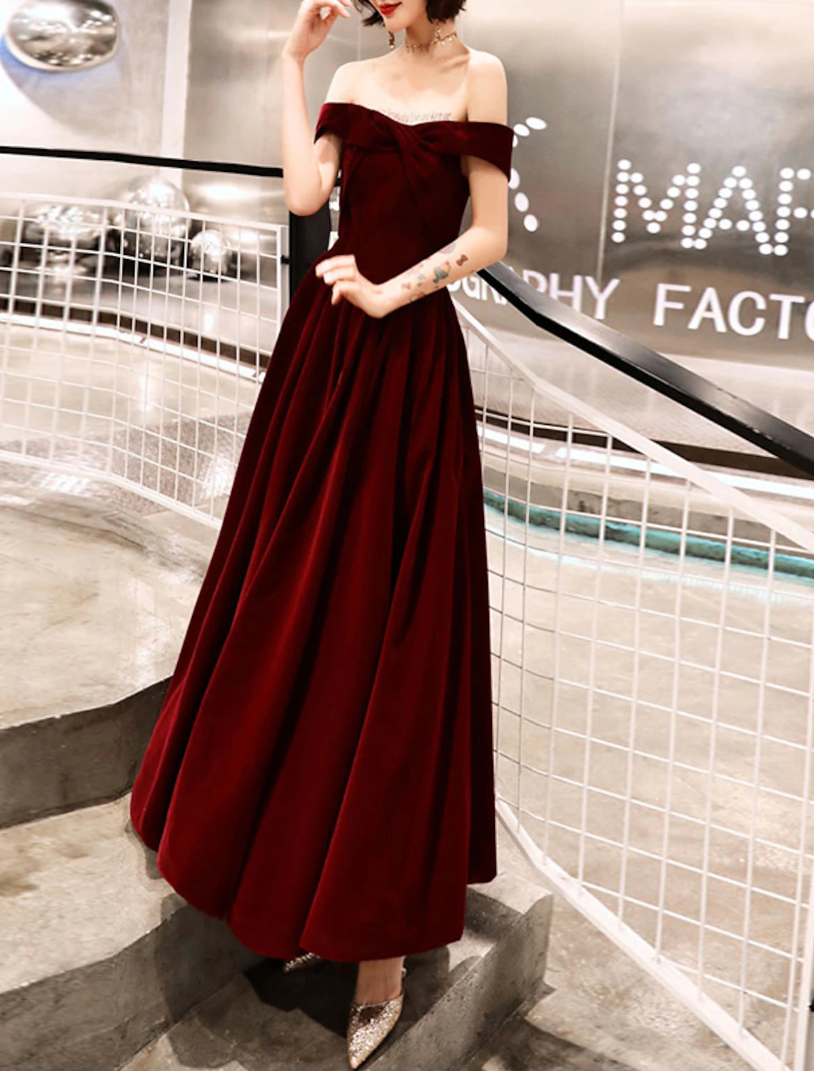 A-Line Evening Gown Elegant Dress Wedding Guest Formal Evening Ankle Length Short Sleeve Off Shoulder Velvet with Sleek
